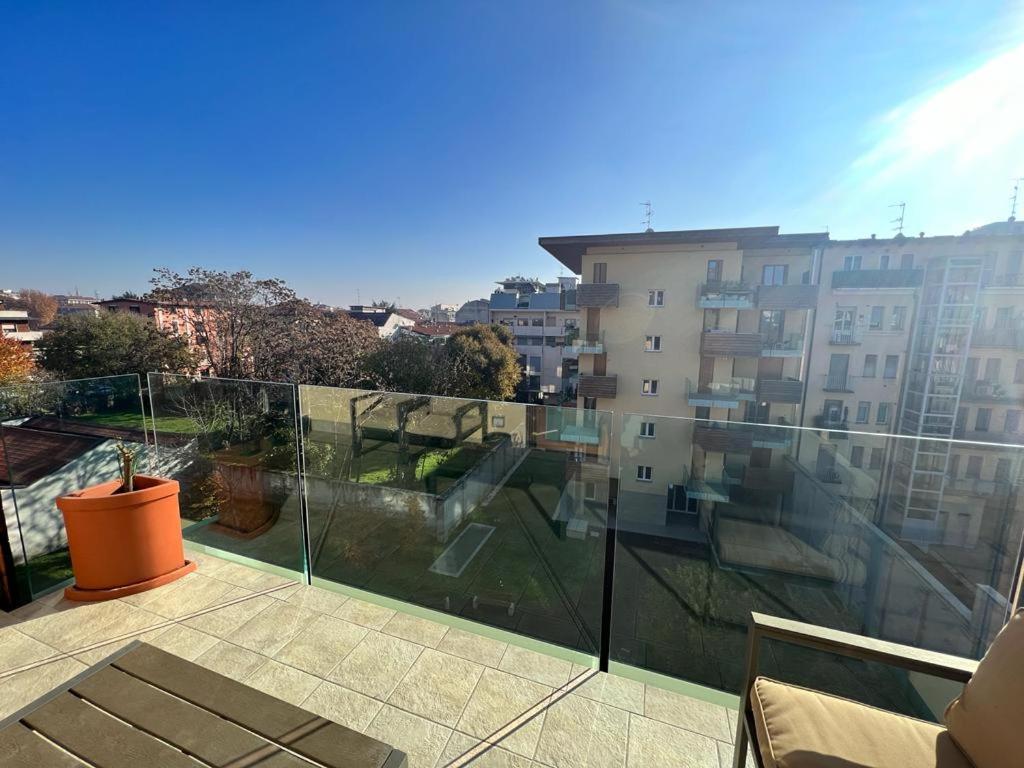 Apartament Domusmi - Nuvolone-7 Mediolan Zewnętrze zdjęcie